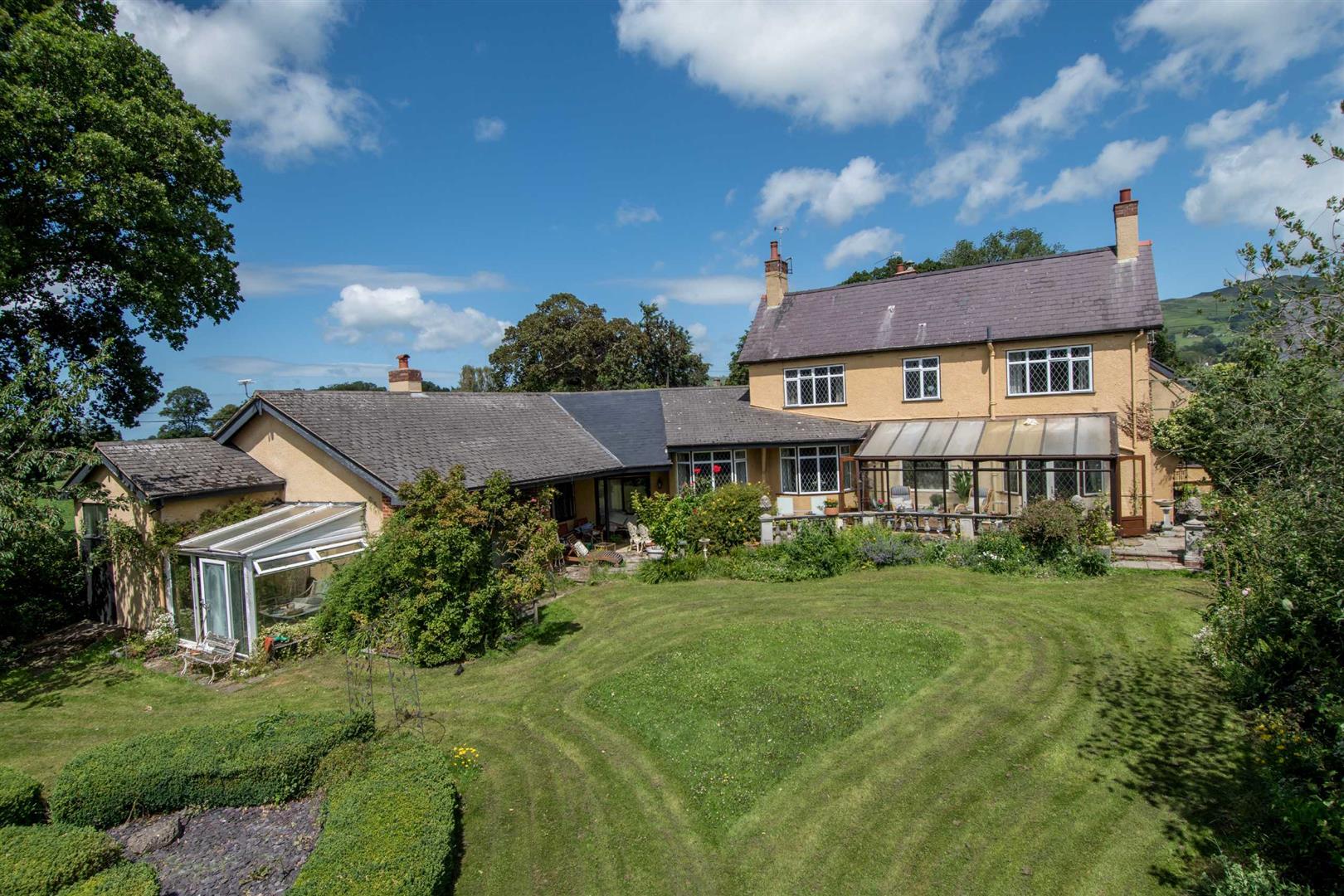 House Detached Llanychan, Ruthin